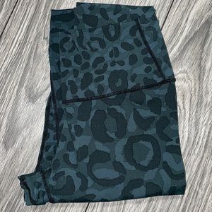 Dark leopard/cheetah print Leggings